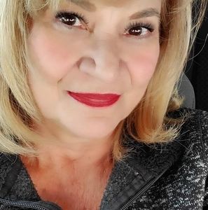 Meet your Posher, Linda